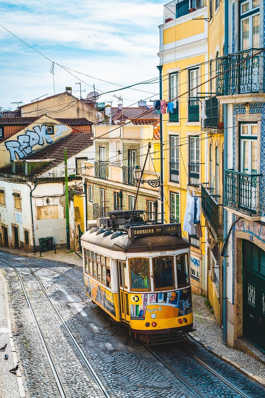 découvrez notre guide de voyage complet pour le portugal : conseils, itinéraires, attractions incontournables et astuces pour un séjour inoubliable.