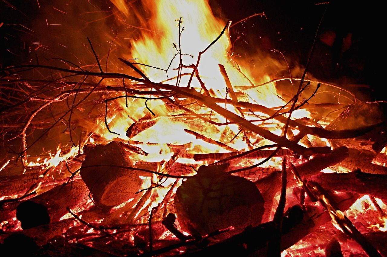 découvrez les différentes coutumes funéraires à travers le monde, leurs significations et leur impact sur la célébration de la vie des défunts. explorez les traditions, rituels et pratiques qui honorent la mémoire des êtres chers.