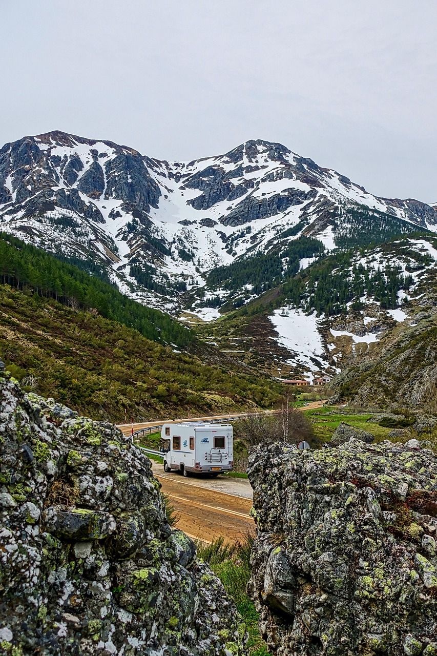 découvrez les plaisirs du voyage en camping-car avec notre guide complet sur le rv travel. explorez des conseils pratiques, des destinations incontournables et des astuces pour profiter pleinement de vos aventures sur la route.