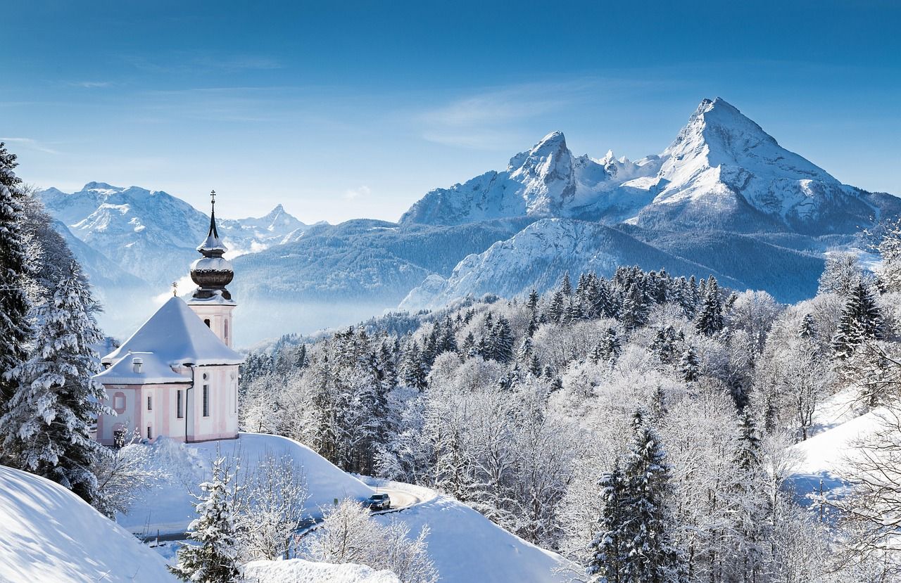 découvrez des destinations de montagne époustouflantes pour vos prochaines vacances. que vous soyez adepte du ski, de la randonnée ou simplement à la recherche de paysages à couper le souffle, explorez nos meilleures recommandations pour des escapades inoubliables en pleine nature.