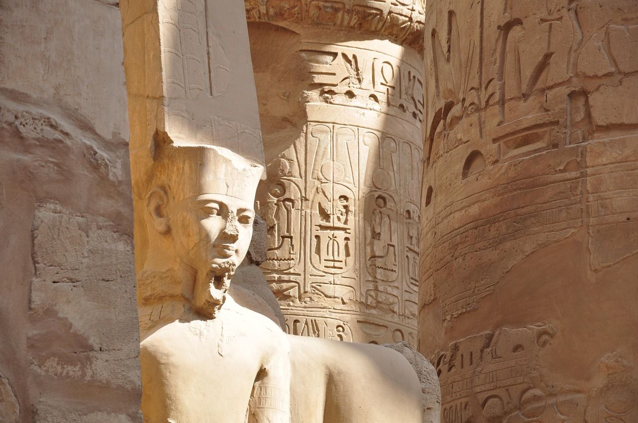 découvrez des conseils essentiels pour voyager seul en égypte en toute sécurité, incluant des recommandations pratiques et des astuces pour une expérience sereine.