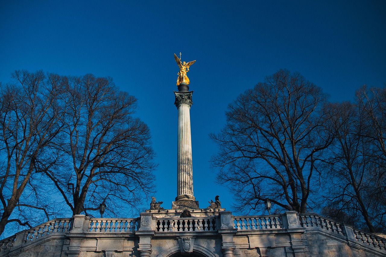 découvrez les monuments emblématiques qui définissent l'histoire et la culture à travers le monde.