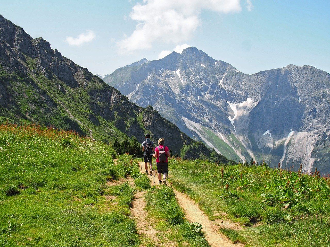 découvrez la beauté majestueuse des montagnes, des paysages à couper le souffle et des aventures en plein air inoubliables.