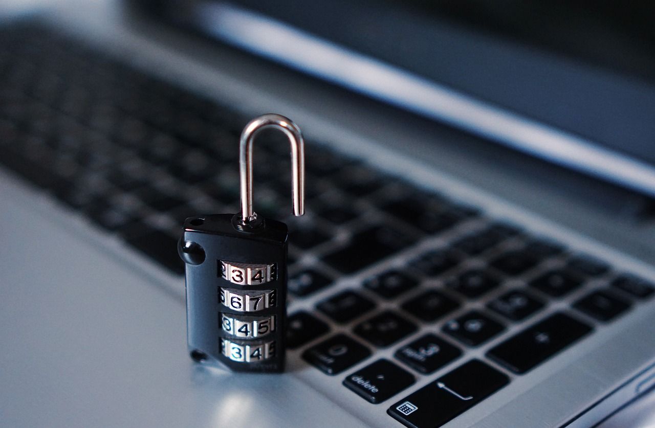 découvrez nos solutions avancées de sécurité pour protéger vos données, vos biens et votre tranquillité d'esprit efficacement.