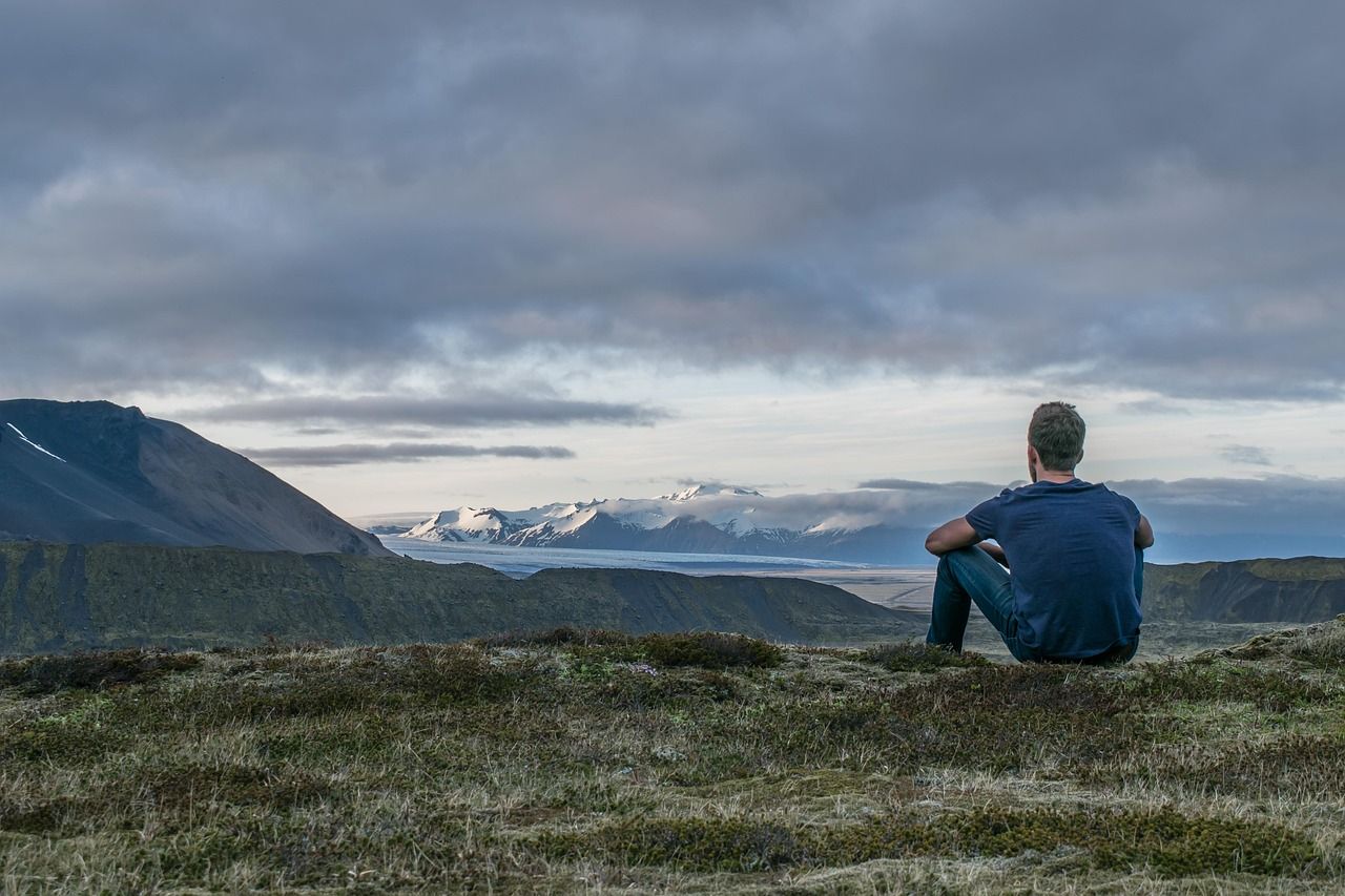 découvrez l'art du voyage en solo : libérez votre esprit d'aventure, explorez de nouvelles cultures et rencontrez des personnes passionnantes tout en profitant d'une liberté inégalée. préparez votre prochaine escapade en solo dès aujourd'hui !