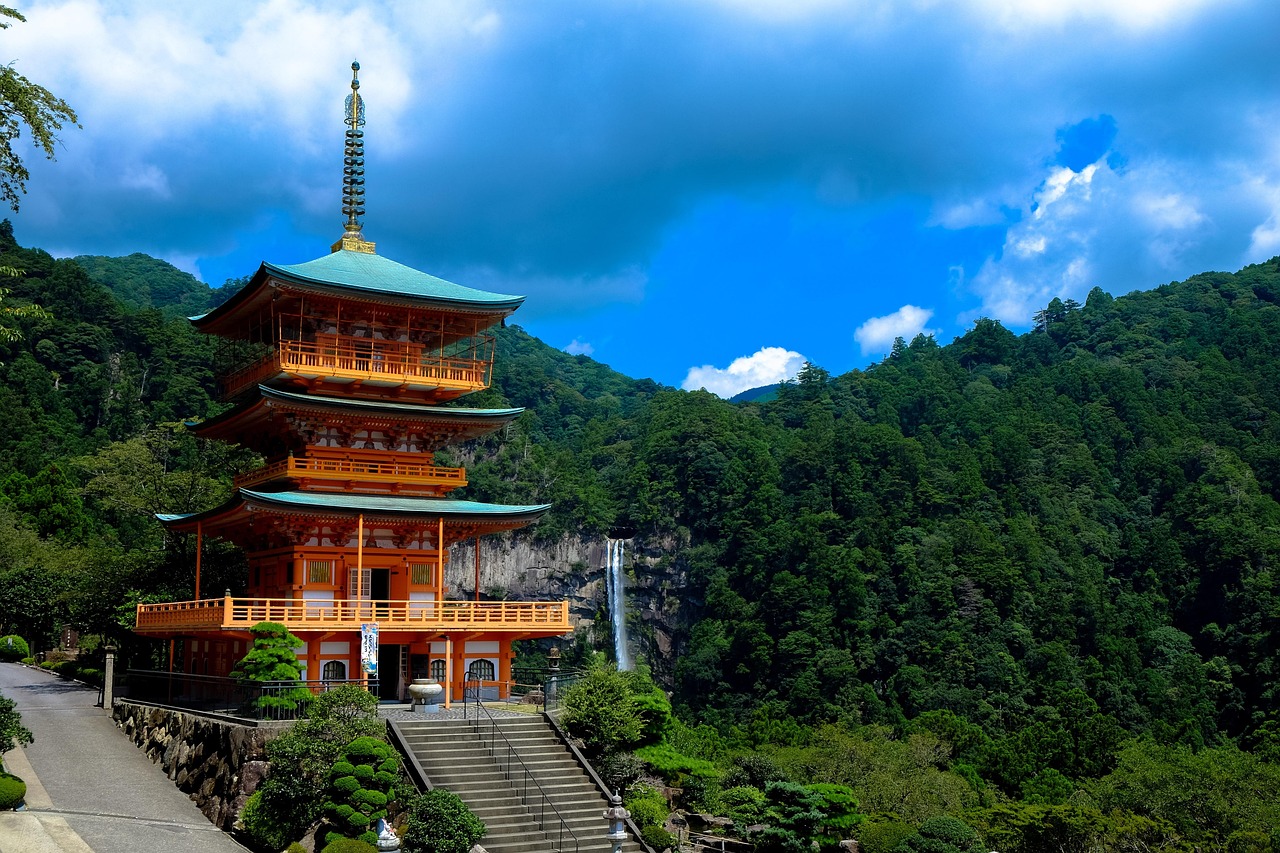 découvrez le japon : culture riche, paysages époustouflants et expériences uniques pour un voyage inoubliable.