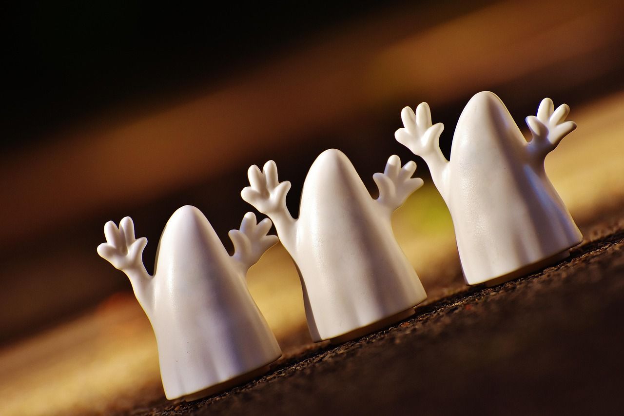 découvrez tout sur halloween : origines, traditions, idées de costumes, recettes effrayantes et astuces pour une fête réussie. préparez-vous à vivre une soirée inoubliable et pleine de frissons !