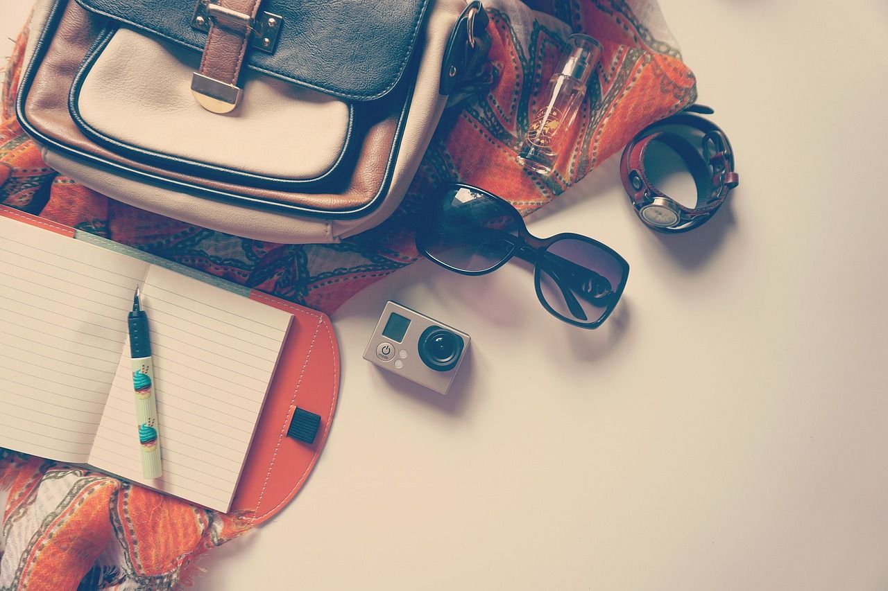 découvrez notre sélection d'accessoires de voyage indispensables pour un séjour confortable et organisé. parfaits pour tous les types de voyages, alliant praticité et style.