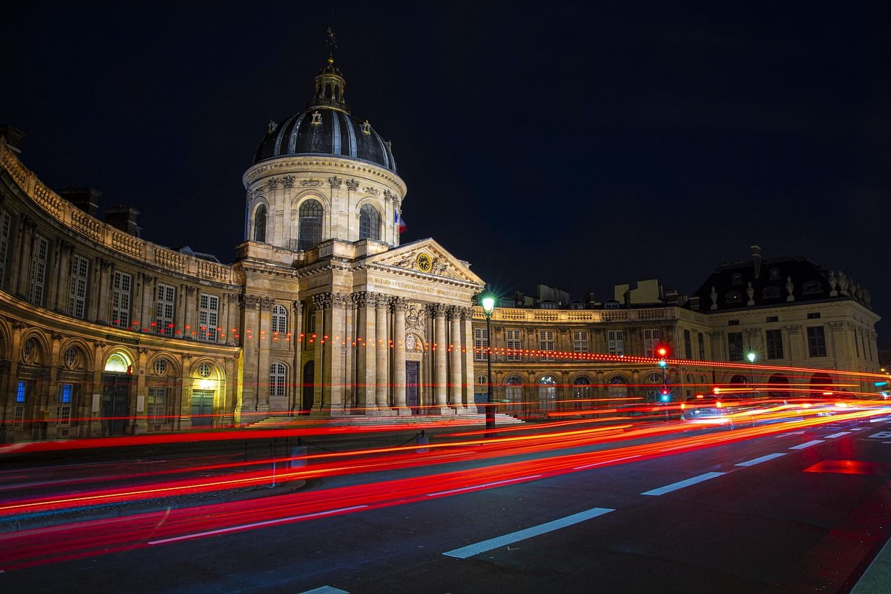 découvrez la france, pays riche en histoire, en culture et en gastronomie. explorez ses régions, sa capitale paris et les plus beaux sites touristiques français. conseils pour voyager, se loger et profiter pleinement de votre séjour en france.
