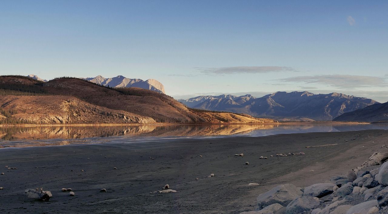 découvrez l'écotourisme : voyagez de manière responsable en explorant des destinations naturelles tout en préservant l'environnement et en soutenant les communautés locales.
