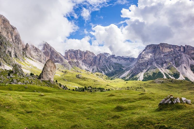 À la découverte des Dolomites : Guide essentiel pour explorer ce massif d’exception