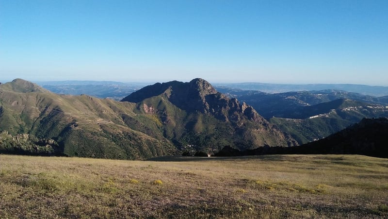 Explorer la Kabylie : Voyage au cœur de l’histoire, de la culture et des traditions à travers le tourisme mémoriel