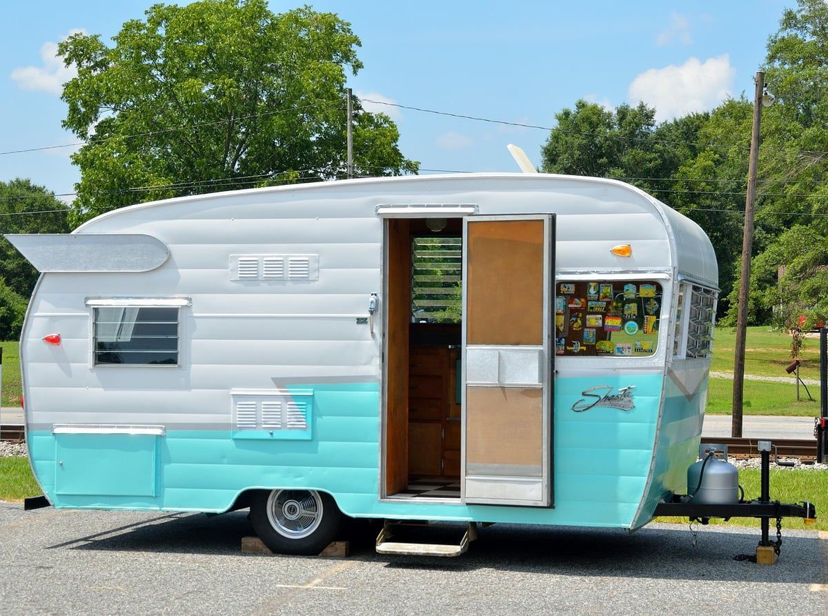 Inspirations pour un Été Inoubliable en Camping-Car dans le Jura