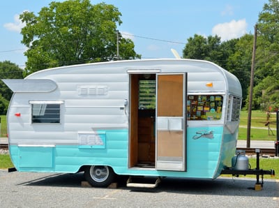 Inspirations pour un Été Inoubliable en Camping-Car dans le Jura