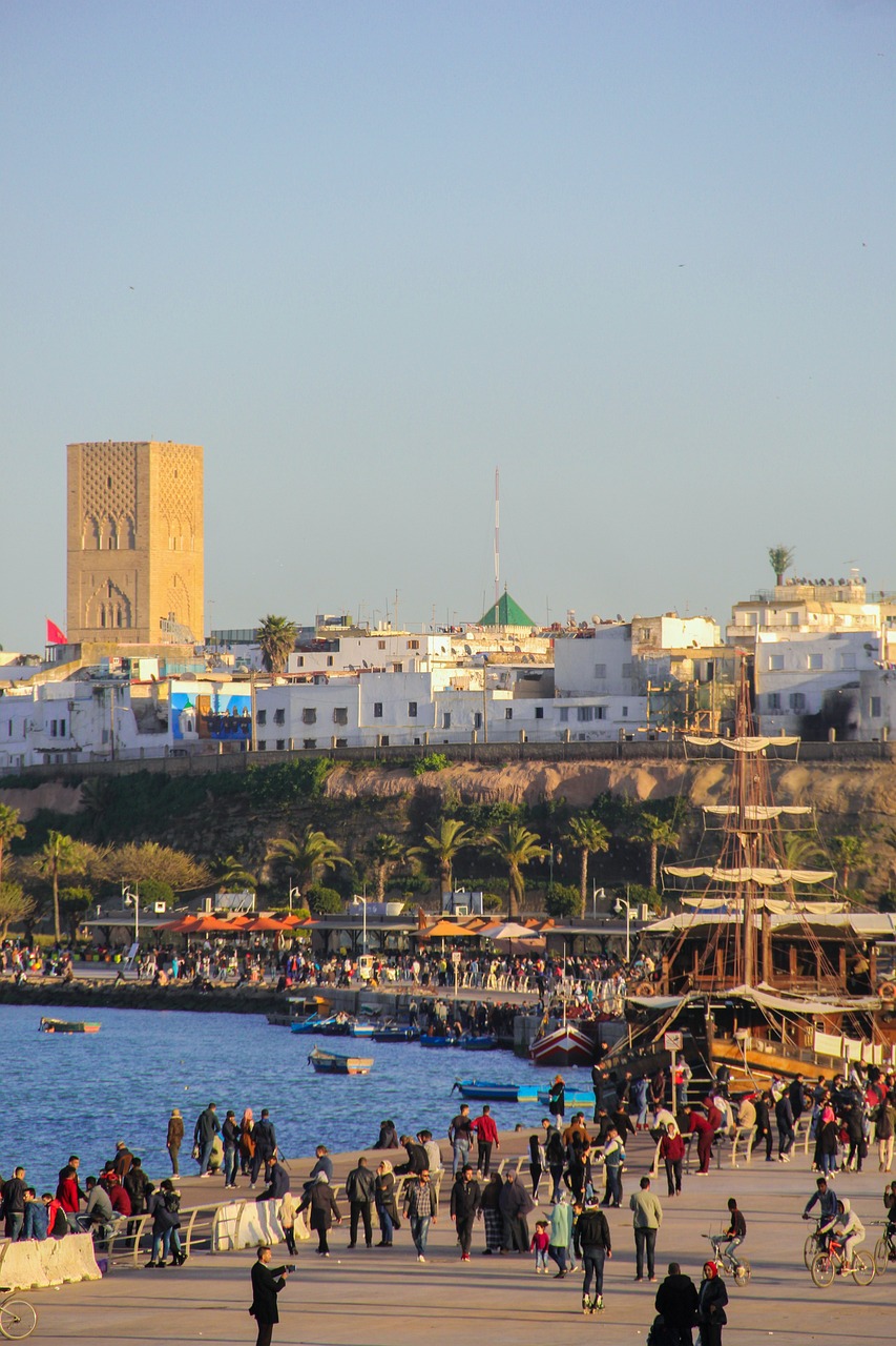 Découvrez Rabat : activités incontournables, quartiers à explorer, restaurants savoureux, hébergements confortables, plages à ne pas manquer et conseils pratiques pour un voyage réussi