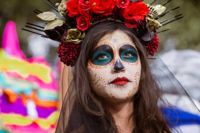Plongée captivante dans la mode bretonne : coiffes, costumes et gestes traditionnels à découvrir près de La Baule