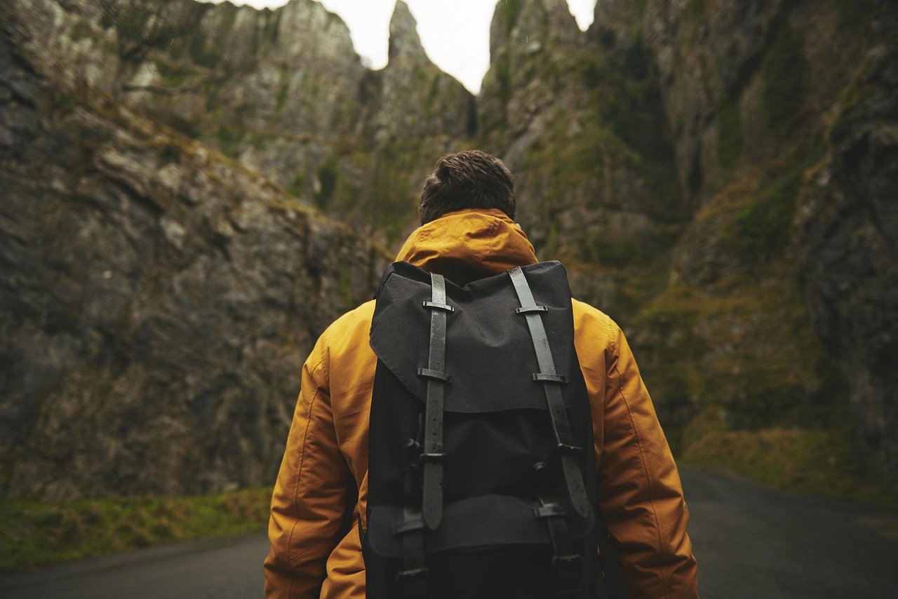 Ce sac à dos universel à moins de 28 €, parfait pour la cabine chez Ryanair, EasyJet et Air France