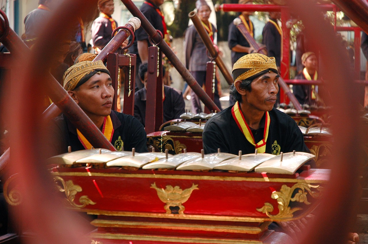 découverte des traditions au village culturel et touristique des ethnies vietnamiennes à hanoï