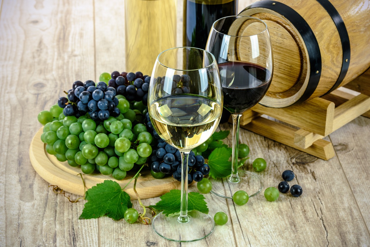 découvrez l'art d'accords mets et vins : apprenez à marier les saveurs pour sublimer vos repas, que ce soit pour un dîner romantique ou une fête entre amis. laissez-vous guider par nos conseils et astuces pour une expérience gustative inoubliable.