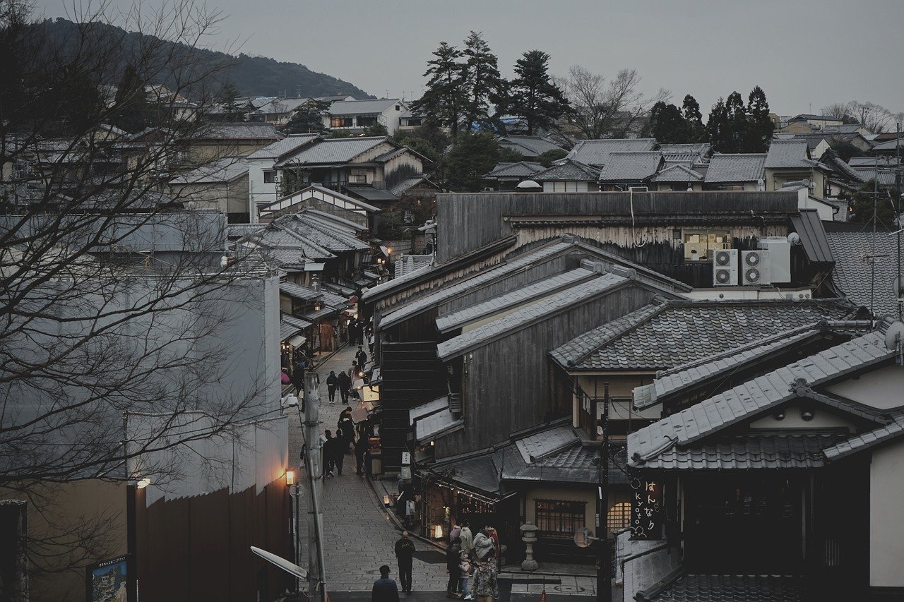 découvrez le japon, un pays fascinant où tradition millénaire et modernité se rencontrent. explorez sa riche culture, sa délicieuse cuisine, ses paysages époustouflants et ses innovations technologiques.