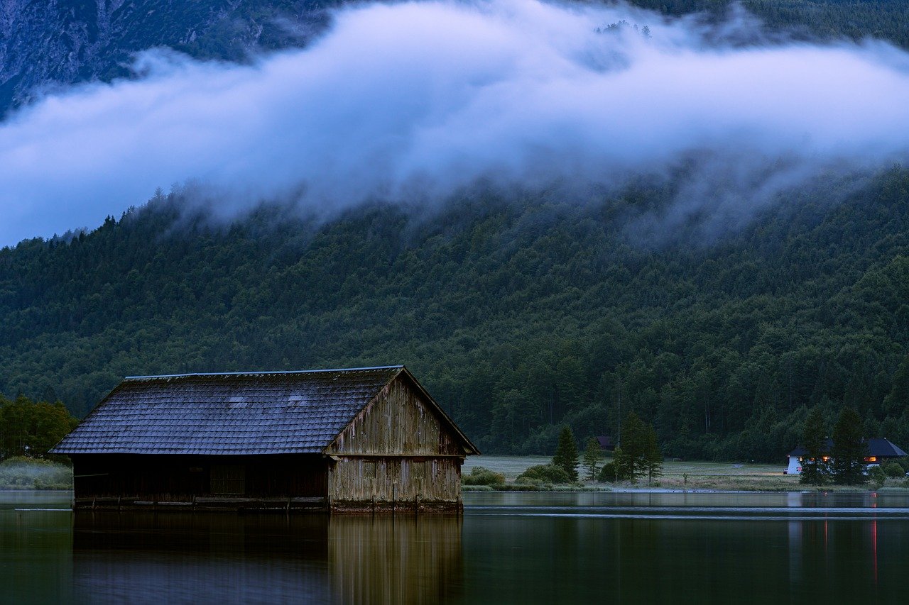 découvrez les refuges de montagne, des havres de paix au cœur des paysages alpins. parfaits pour une escapade en pleine nature, ces chalets offrent confort et chaleur après une journée d'aventures. plongez dans l'authenticité et le charme des montagnes tout en savourant des moments inoubliables.