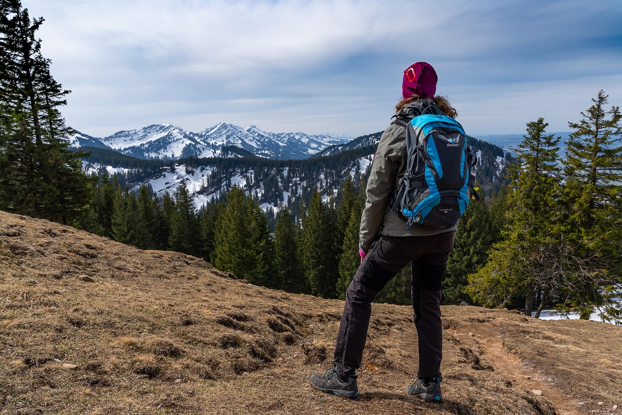 découvrez l'art du backpacking : vivez des aventures inoubliables à travers le monde en explorant des paysages époustouflants, rencontrant des cultures diverses et profitant d'escapades économiques tout en allégeant votre bagage.