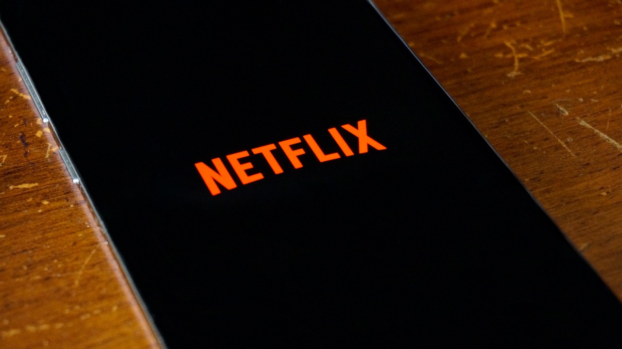 découvrez l'univers fascinant de netflix, la plateforme de streaming incontournable qui offre un large éventail de films, séries, documentaires et contenus originaux. profitez d'un accès illimité à des histoires captivantes et à un divertissement de qualité, où que vous soyez.