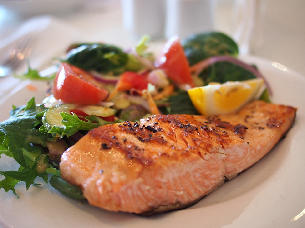 découvrez les délices de la cuisine côtière, où des saveurs maritimes fraîches s'allient à des ingrédients locaux pour créer des plats réconfortants et uniques, inspirés par la mer et la tradition culinaire des régions côtières.