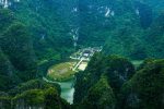 découvrez binh dinh, une province envoûtante du vietnam, célèbre pour ses plages immaculées, son riche patrimoine culturel et ses paysages pittoresques. explorez les traditions artisanales, savourez la cuisine locale délicieuse et plongez dans l'histoire fascinante de cette région pétillante.