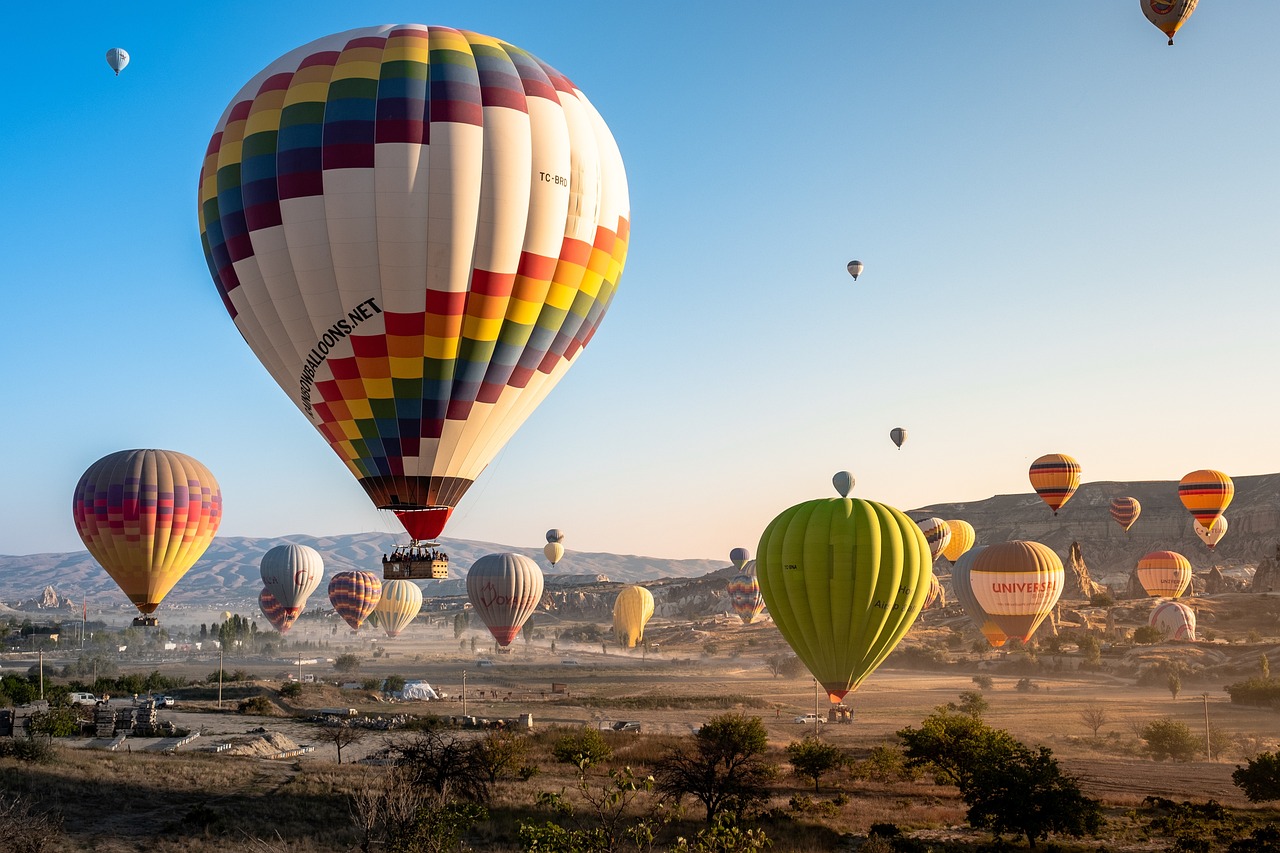 découvrez le monde fascinant du tourisme, explorez des destinations uniques, vivez des expériences inoubliables et trouvez des conseils pratiques pour planifier votre prochain voyage. que ce soit pour des vacances relaxantes ou des aventures palpitantes, le tourisme vous ouvre les portes de cultures variées et de paysages à couper le souffle.