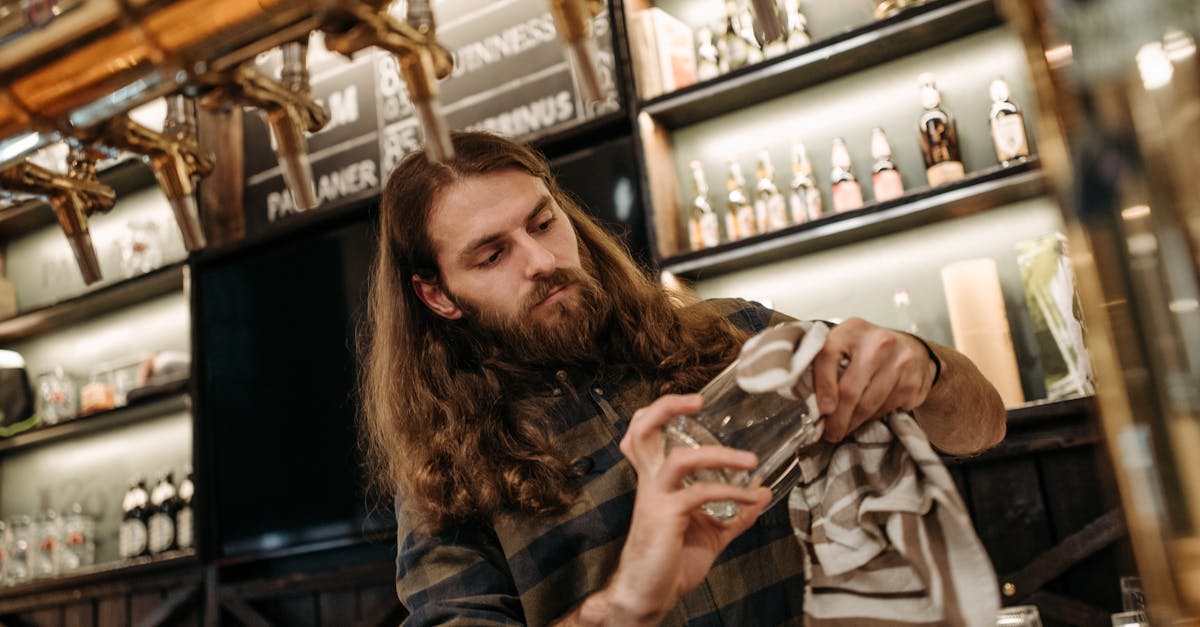 découvrez l'univers fascinant des brasseries artisanales, où passion et savoir-faire se rencontrent pour produire des bières uniques. explorez les techniques de brassage, les ingrédients sélectionnés avec soin et les saveurs audacieuses qui font la renommée de ces établissements. que vous soyez un amateur de bière ou simplement curieux, plongez dans la culture de l'innovation brassicole.