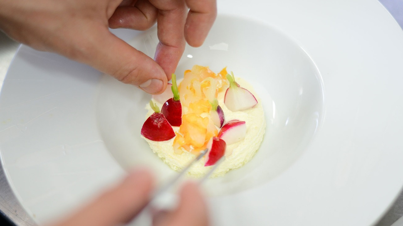 découvrez l'univers fascinant de la gastronomie, où chaque plat raconte une histoire. explorez des recettes savoureuses, des techniques culinaires raffinées et des traditions gastronomiques du monde entier. que vous soyez un chef amateur ou un passionné de cuisine, plongez dans cet art délicat et savourez l'essence des saveurs.