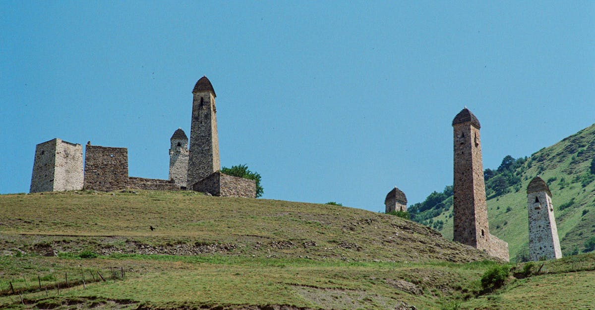 découvrez les monuments historiques qui révèlent l'histoire fascinante de notre passé. explorez des sites emblématiques, admirez leur architecture et plongez dans les récits qui ont façonné notre culture. partez à l'aventure à travers le temps !
