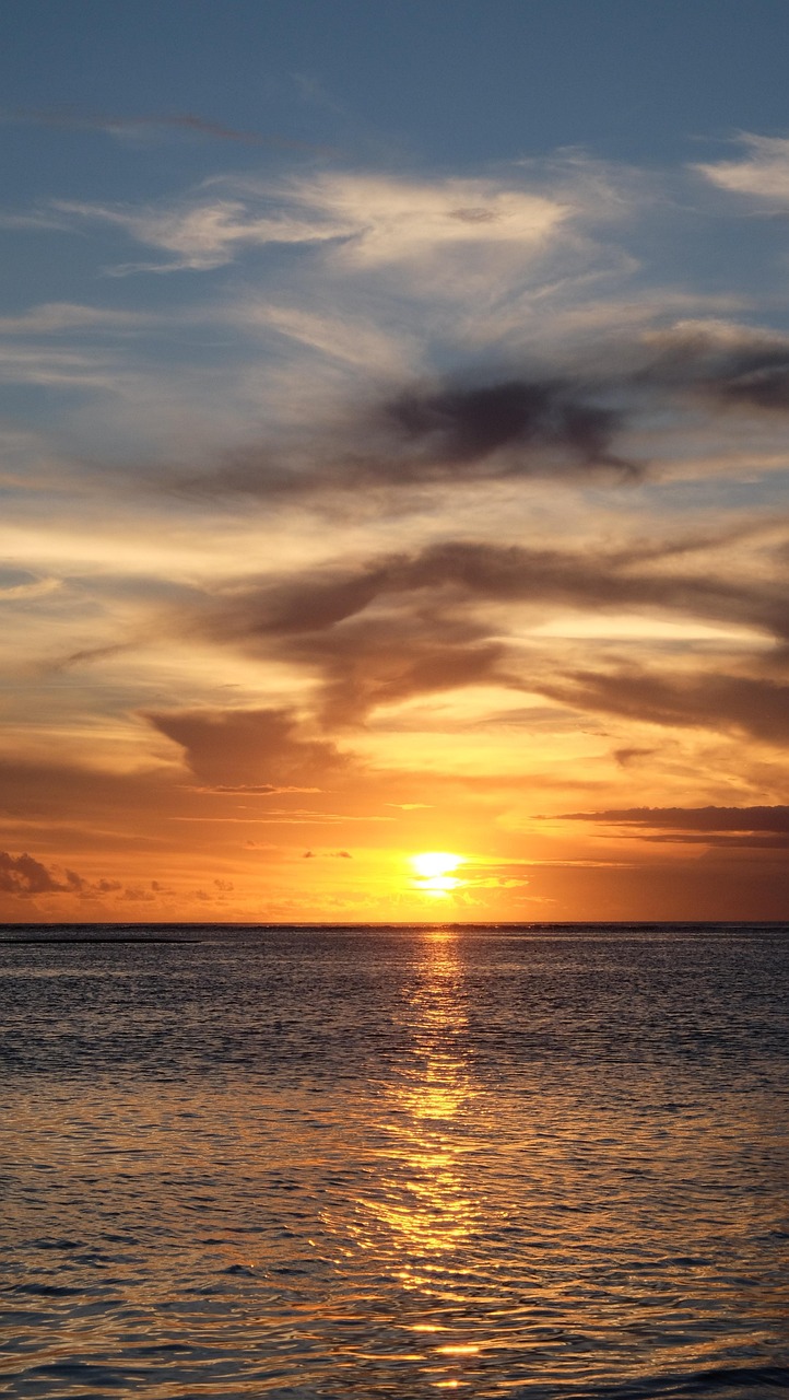 découvrez l'île maurice, un paradis tropical aux plages de sable fin, aux eaux cristallines et à la riche culture. explorez ses paysages époustouflants, ses activités diverses et sa gastronomie savoureuse. profitez d'une expérience inoubliable dans cet écrin de beauté au cœur de l'océan indien.