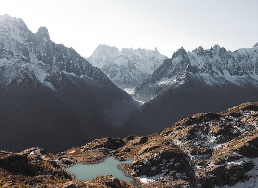 Trekking en montagne : conseils essentiels pour réussir votre aventure