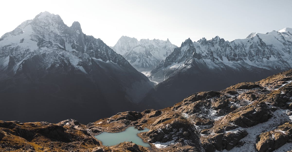 Trekking en montagne : conseils essentiels pour réussir votre aventure