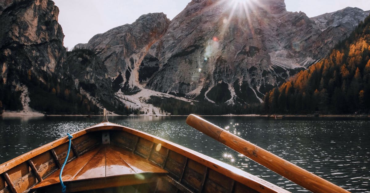 découvrez les montagnes majestueuses, un monde de sommets impressionnants, de paysages à couper le souffle et d'aventures en pleine nature. que vous soyez amateur de randonnée, skieur ou aventurier, explorez la beauté et la sérénité offertes par ces géantes de la terre.