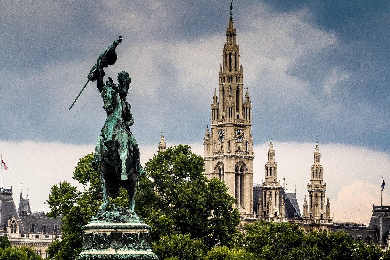 découvrez vienne, la capitale autrichienne riche en histoire, culture et art. explorez ses magnifiques palais, musées renommés et l'architecture baroque tout en savourant la délicieuse cuisine locale. une destination incontournable pour les amateurs de culture et les voyageurs en quête d'authenticité.