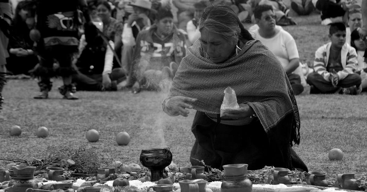 découvrez les traditions ancestrales qui ont traversé les âges, alliant sagesse et culture. plongez dans un monde riche en héritage, où chaque coutume raconte une histoire et préserve l'identité des générations passées.