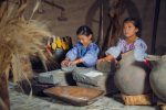 découvrez les richesses du monde à travers le prisme de l'échange culturel. plongez dans un voyage unique qui valorise la diversité, favorise les rencontres interculturelles et enrichit vos perspectives. explorez comment le partage des traditions, des arts et des idées peut transformer notre compréhension mutuelle et tisser des liens durables entre les peuples.