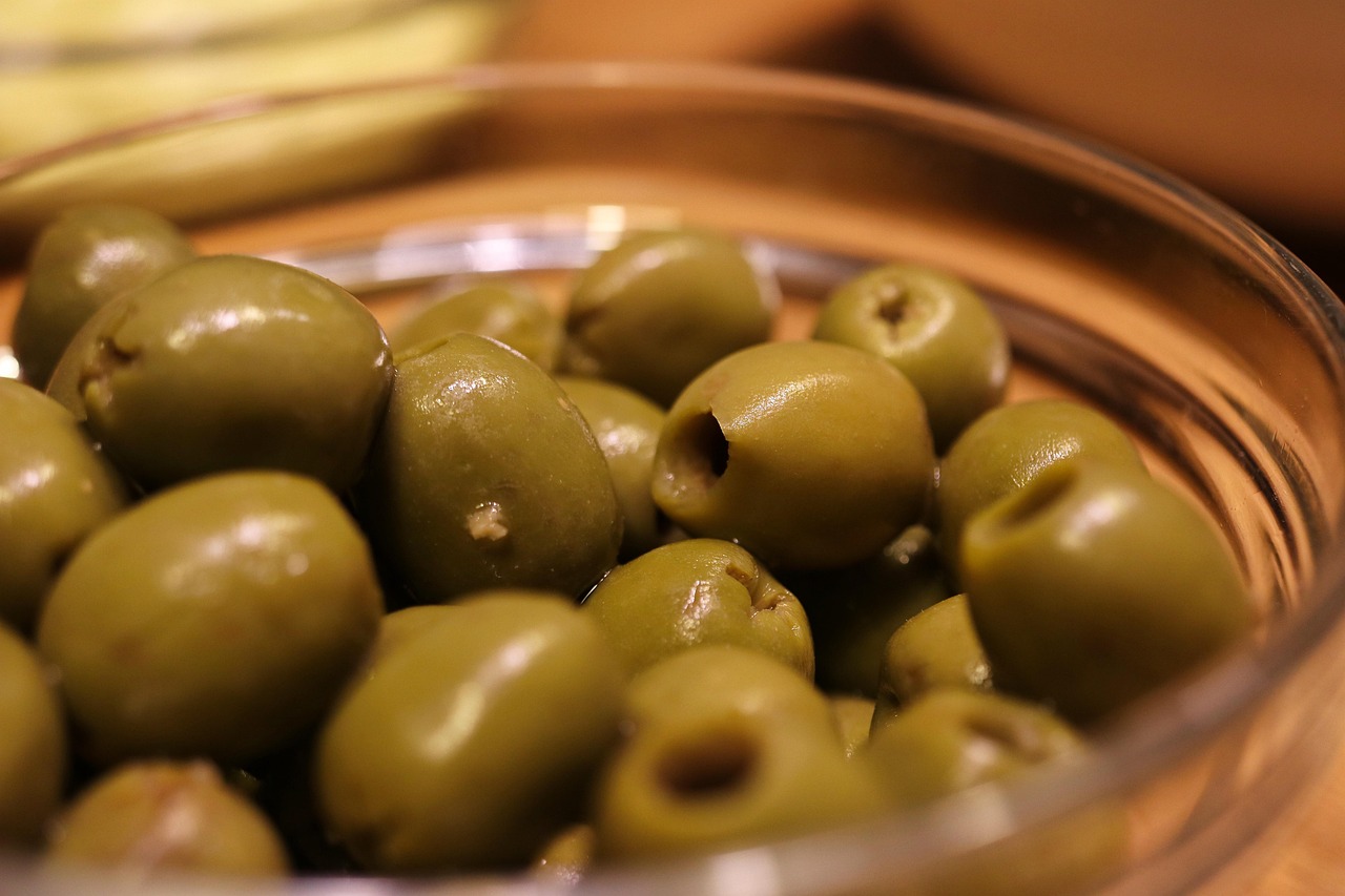 découvrez l'univers savoureux des tapas, des bouchées espagnoles délicieuses qui éveillent les papilles. idéales pour partager entre amis ou pour une soirée conviviale, nos recettes créatives mettent en valeur des ingrédients frais et authentiques. apprenez à préparer des tapas variées et savoureuses pour un voyage culinaire inoubliable.