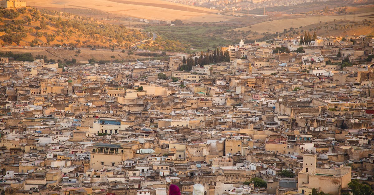 découvrez le charme authentique d'un village typique, où traditions et modes de vie se mêlent harmonieusement. explorez ses ruelles pittoresques, ses maisons anciennes et profitez de l'accueil chaleureux de ses habitants. une escapade idéale pour vivre la culture locale et savourer des spécialités régionales.
