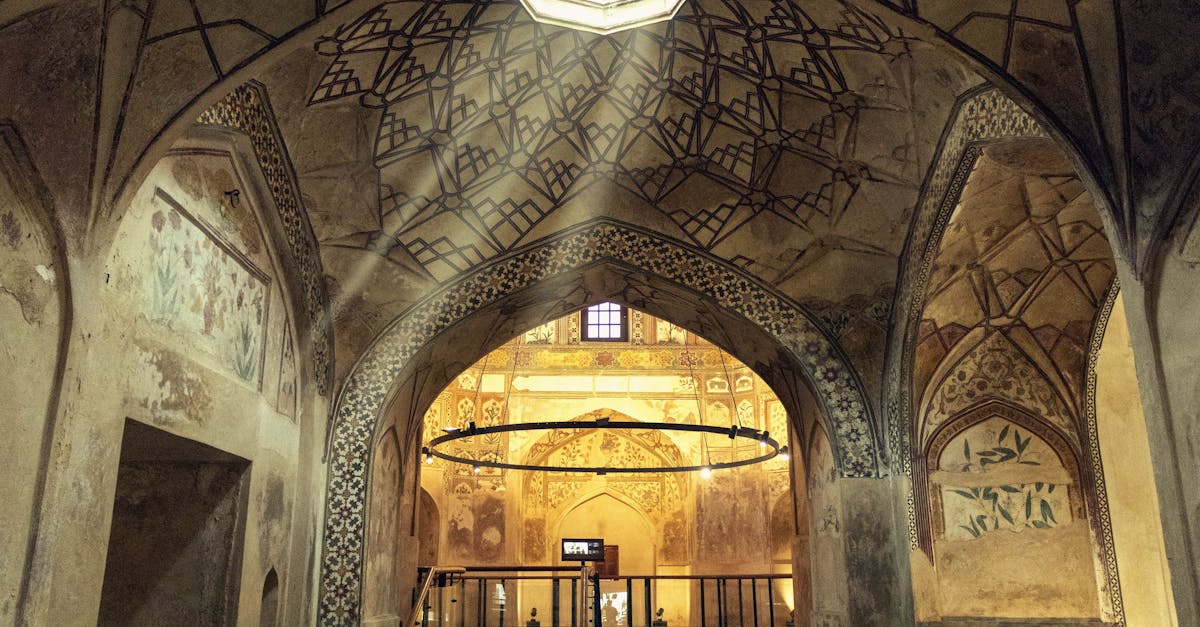 découvrez l'univers relaxant du hammam, un voyage sensoriel au cœur de la vapeur et de la chaleur. offrez-vous un moment de détente pur, revitalisez votre corps et votre esprit tout en bénéficiant des bienfaits de cette tradition ancestrale. laissez-vous envelopper par une atmosphère apaisante et vivez une expérience inoubliable de bien-être.