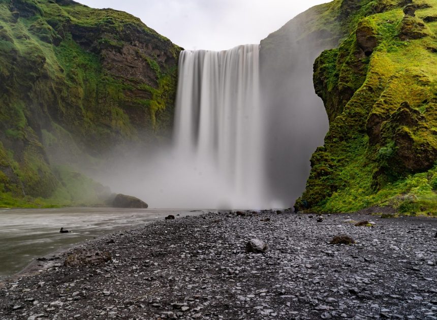 Découvrez l’Islande : Votre guide ultime pour un voyage inoubliable dans le pays des îles et des volcans