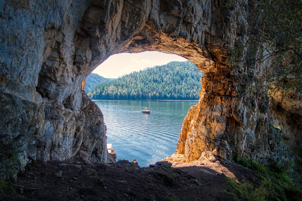 découvrez le tourisme d'aventure : partez à la conquête de destinations uniques, vivez des expériences inoubliables et repoussez vos limites lors d'activités sensationnelles en pleine nature.