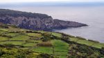 découvrez les açores, un archipel paradisiaque portugais au cœur de l'atlantique, célèbre pour ses paysages volcaniques, ses lacs d'émeraude et sa nature préservée. un lieu idéal pour les amoureux d'aventure et de détente.