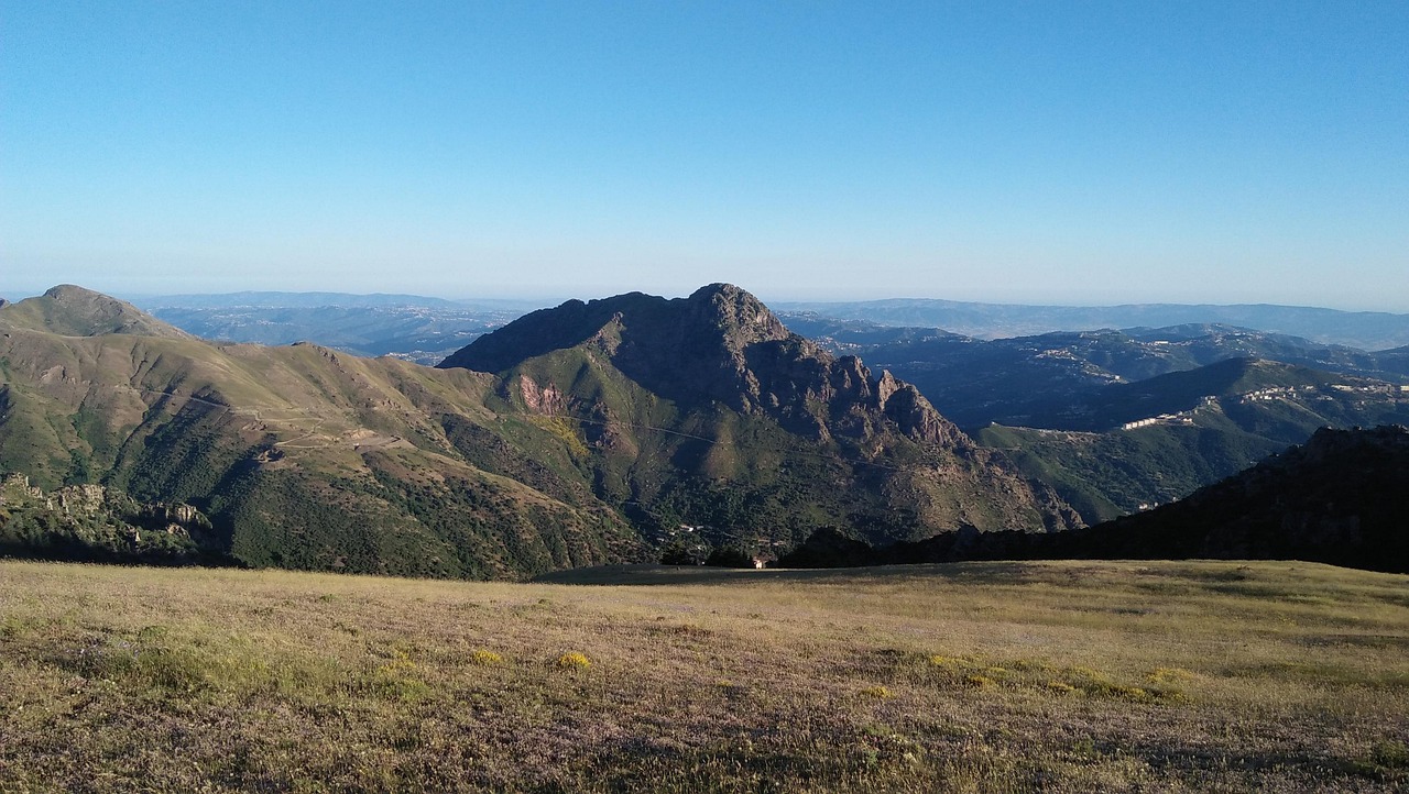 Explorer la Kabylie : Voyage au cœur de l’histoire, de la culture et des traditions à travers le tourisme mémoriel