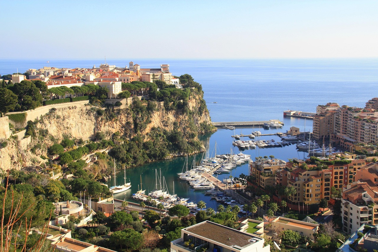 Monaco, la perle de la Côte d’Azur : Les experts du tourisme de luxe révèlent les raisons de son attrait inégalé