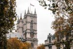 découvrez les meilleures destinations à visiter en automne : paysages colorés, festivals saisonniers et expériences uniques pour profiter pleinement de cette belle saison.
