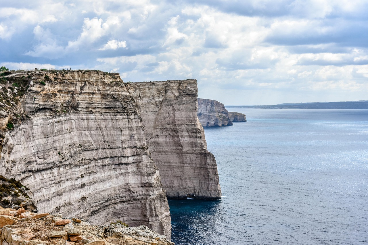 découvrez l'exploration sous toutes ses formes, des voyages au bout du monde à la découverte de nouveaux horizons, pour satisfaire votre curiosité et votre soif d'aventure.